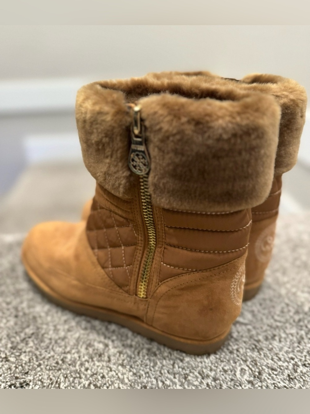 GUESS Tan Quilted Faux Suede Winter Boots Fur Cuff Size 8